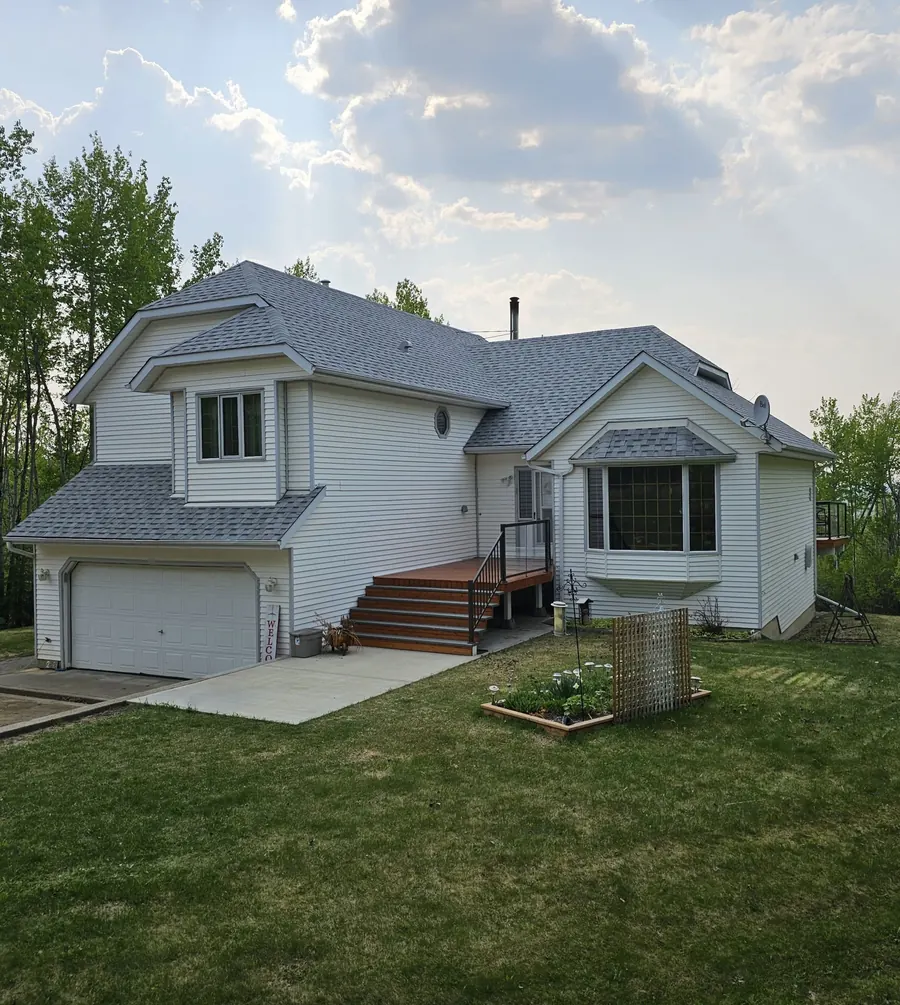 Finished asphalt shingle roof
